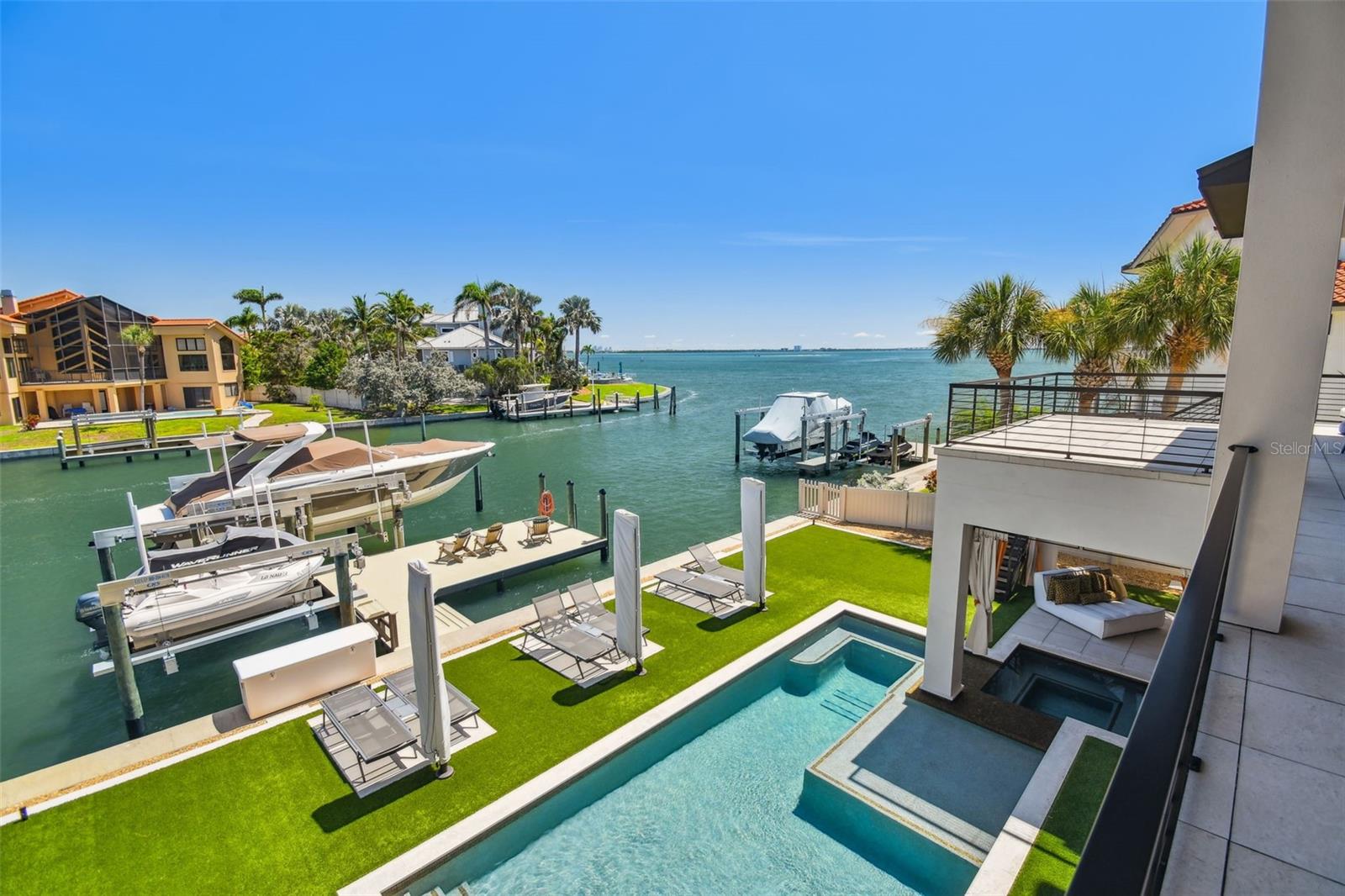 TB8399186 Property Photo