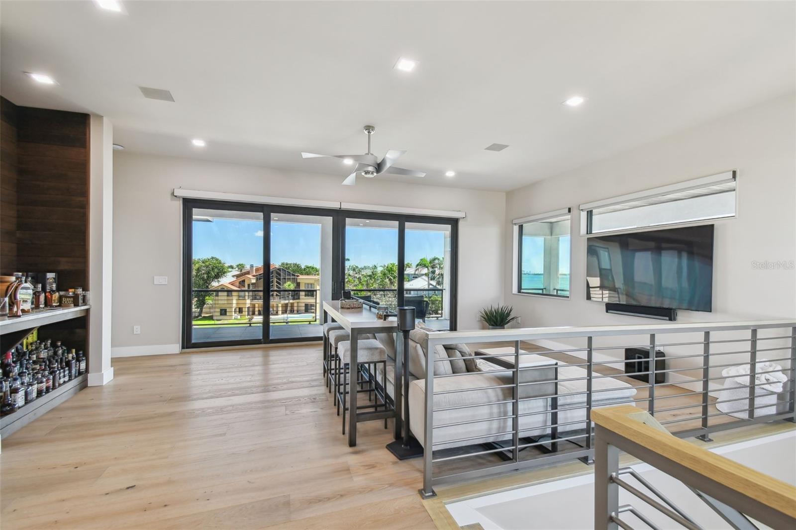 TB8399186 Property Photo