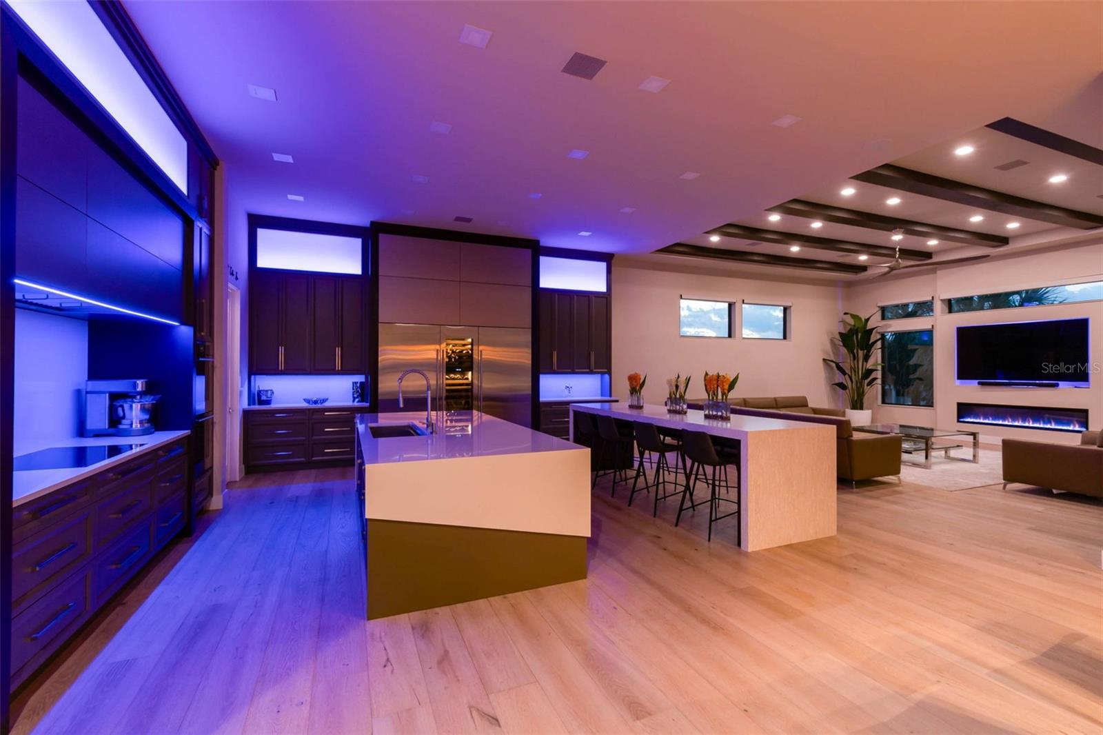 TB8399186 Property Photo