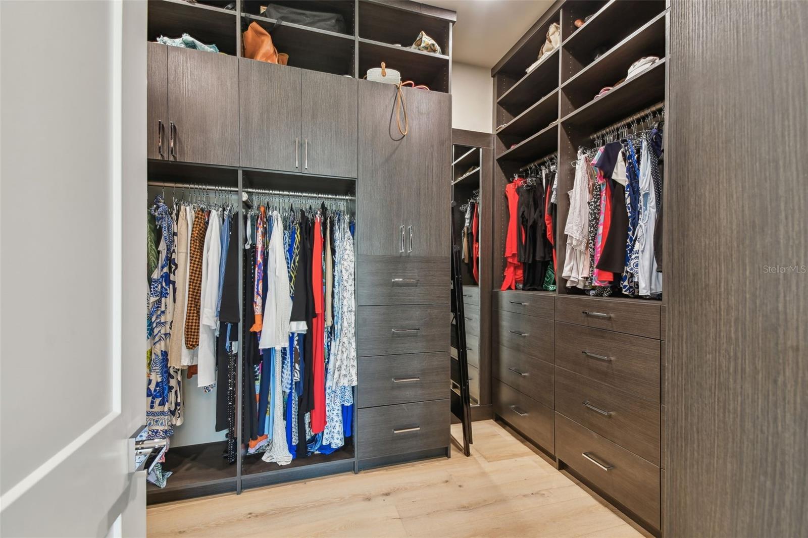 TB8399186 Property Photo