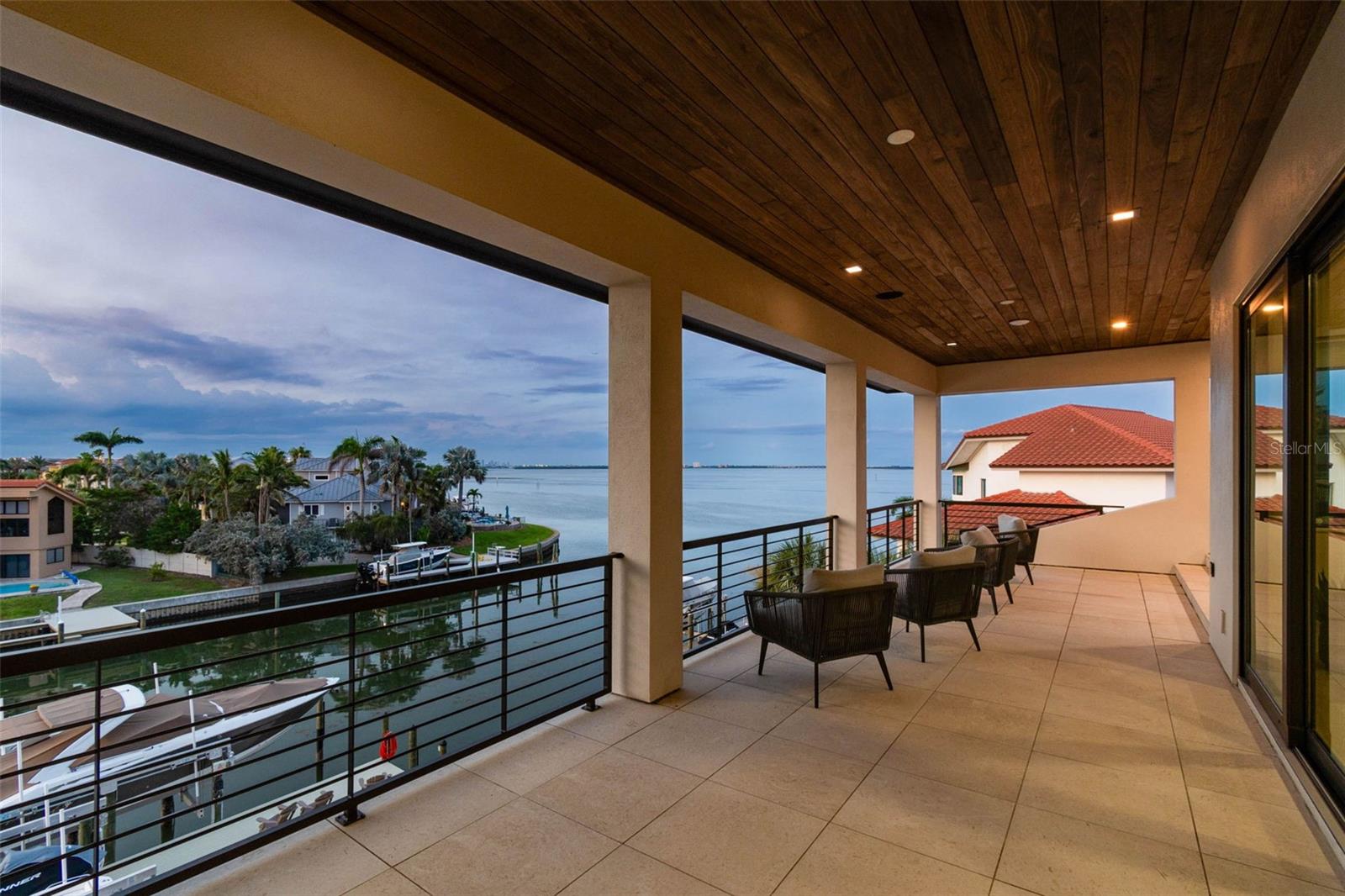 TB8399186 Property Photo