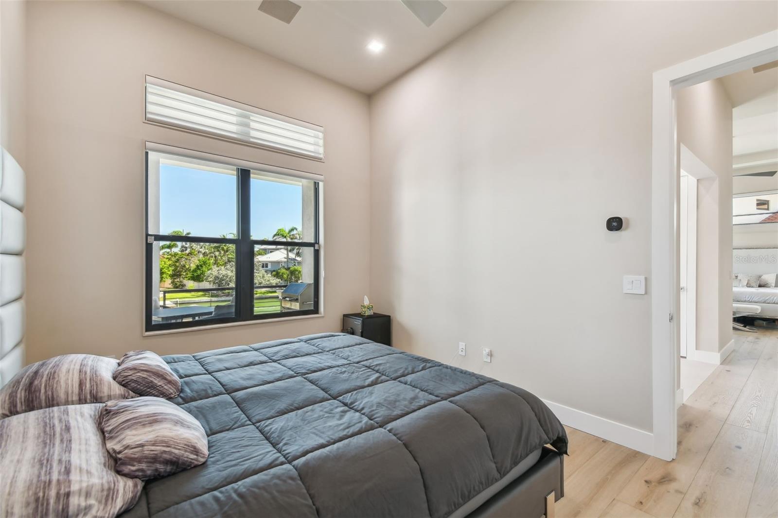 TB8399186 Property Photo