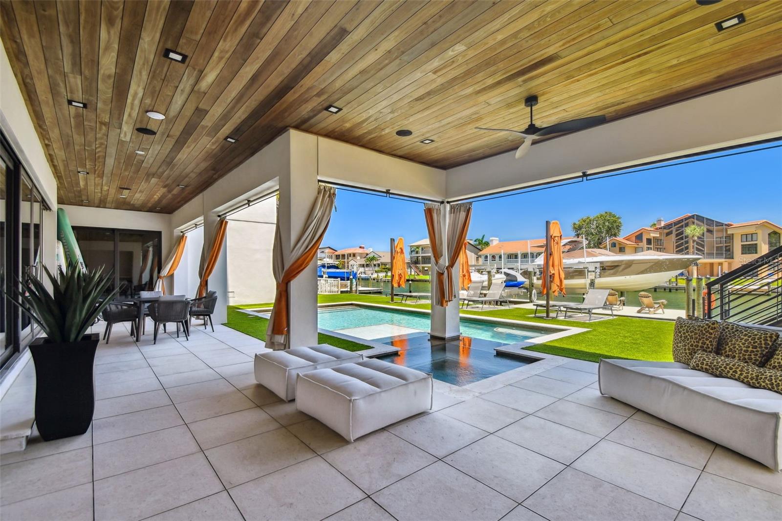 TB8399186 Property Photo