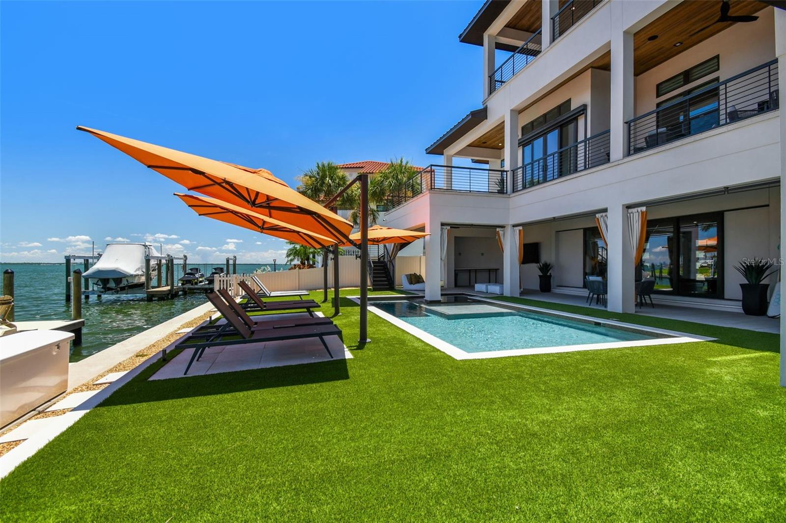 TB8399186 Property Photo