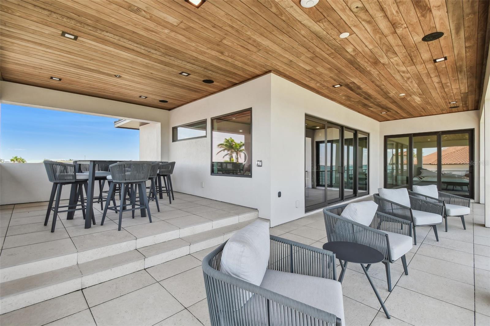 TB8399186 Property Photo