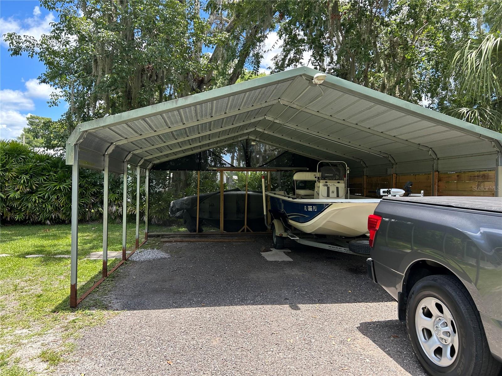 R4909504 Property Photo