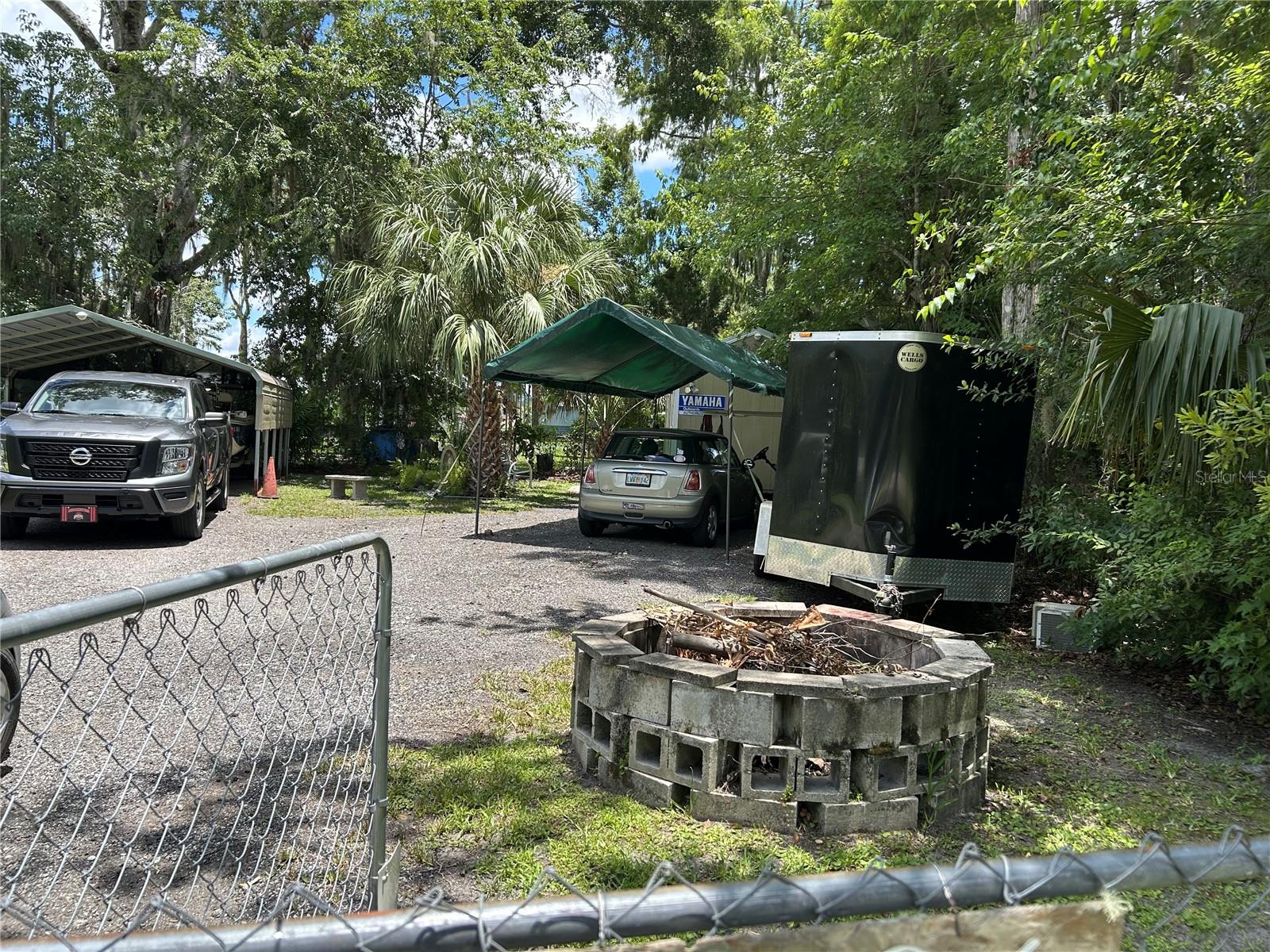 R4909504 Property Photo