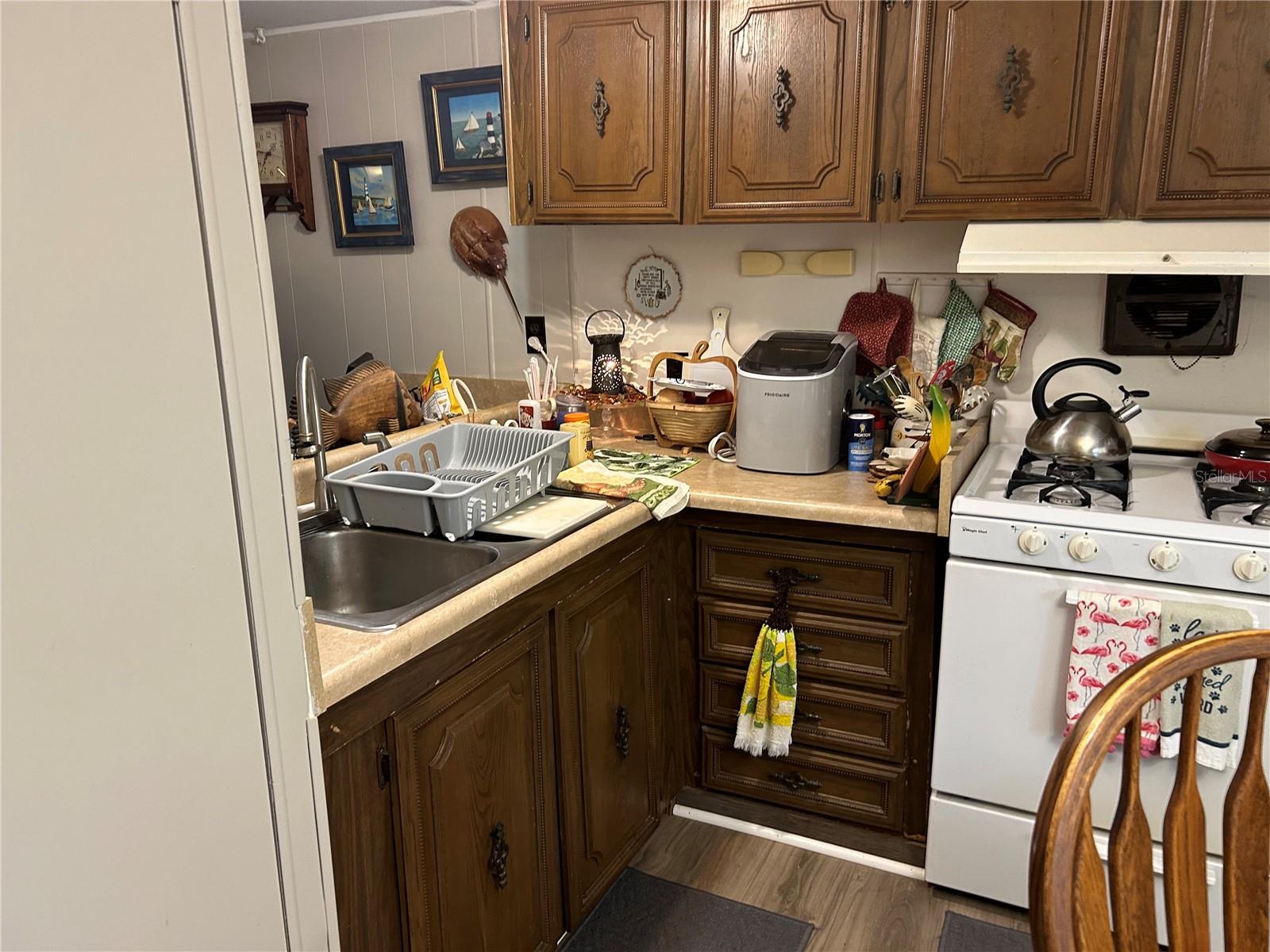 R4909504 Property Photo