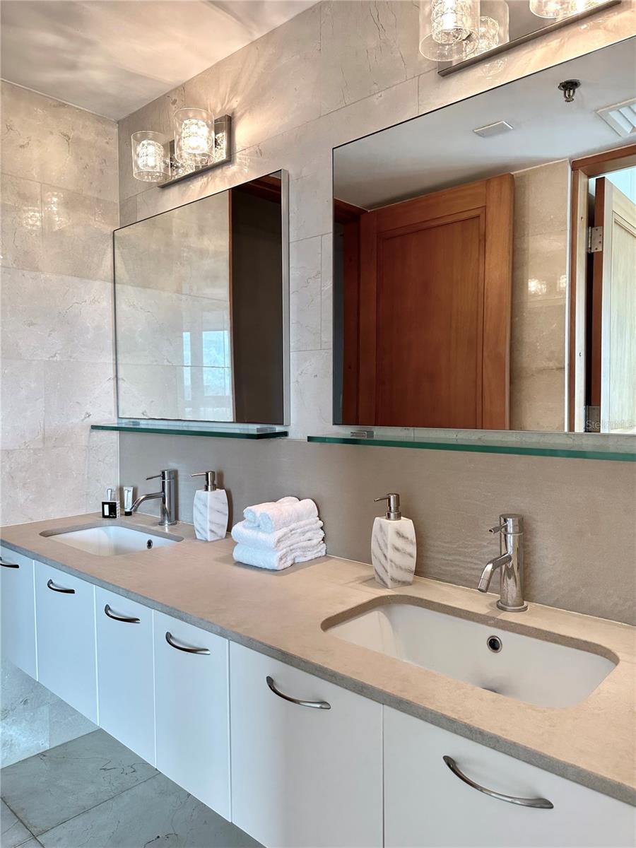 PR9114406 Property Photo