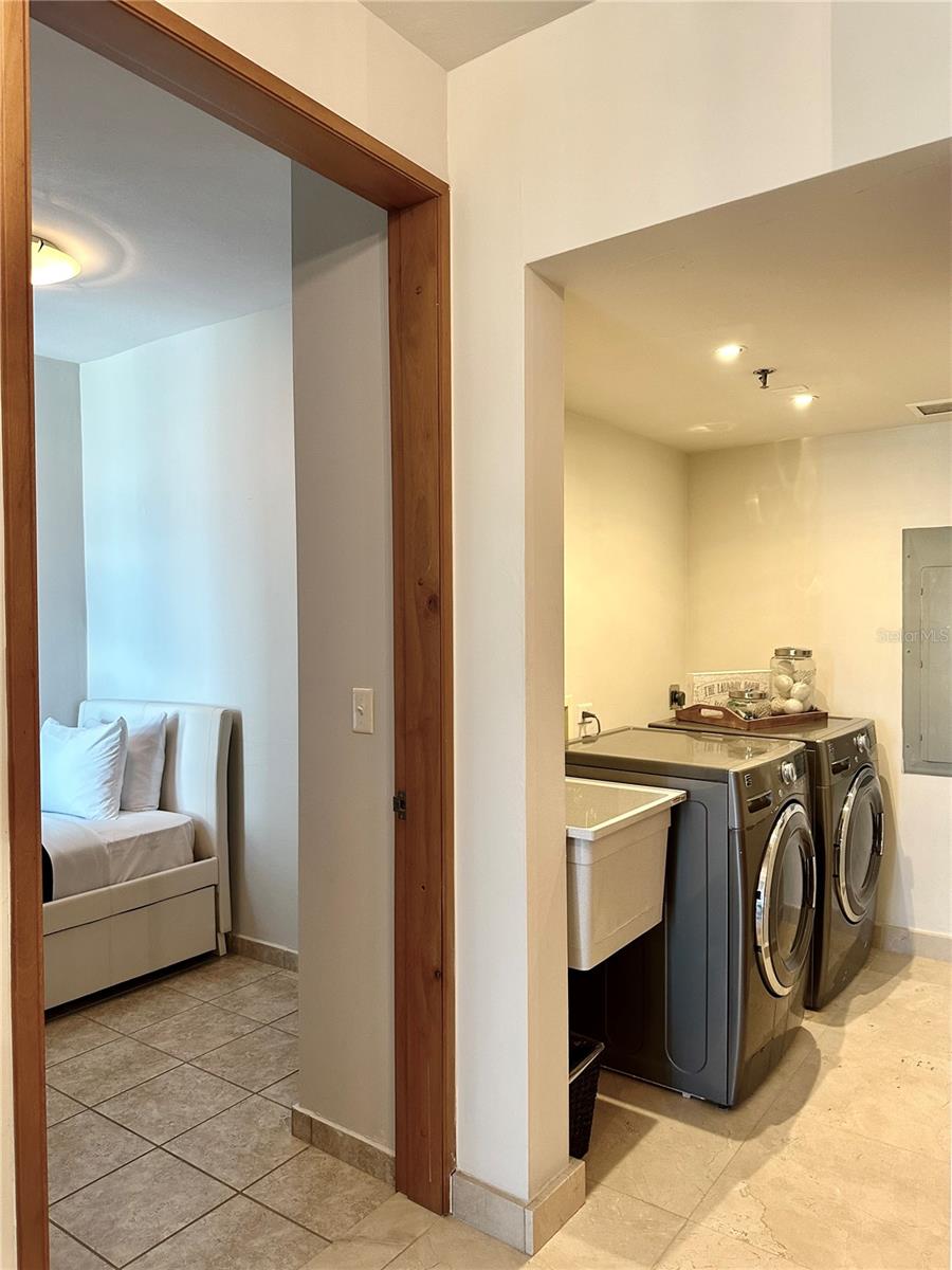 PR9114406 Property Photo