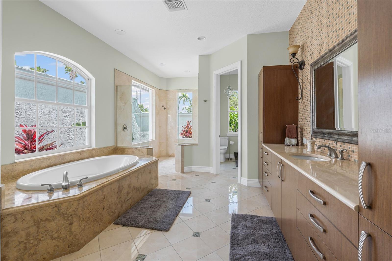 A4656620 Property Photo