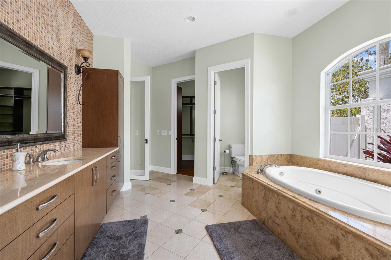 A4656620 Property Photo