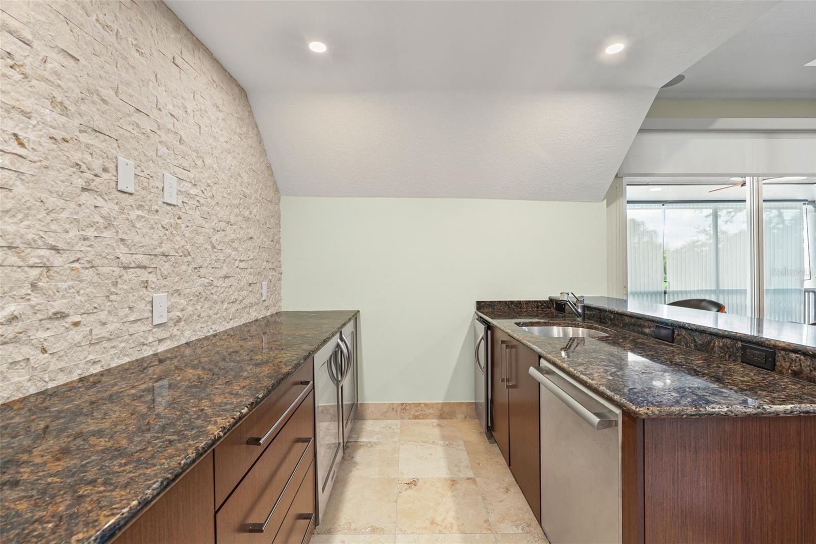 A4656620 Property Photo