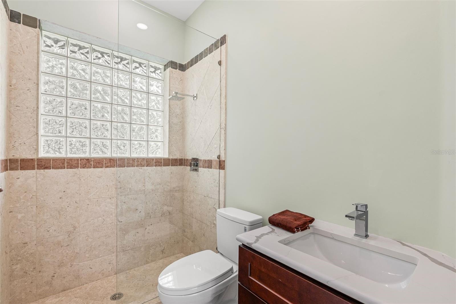 A4656620 Property Photo