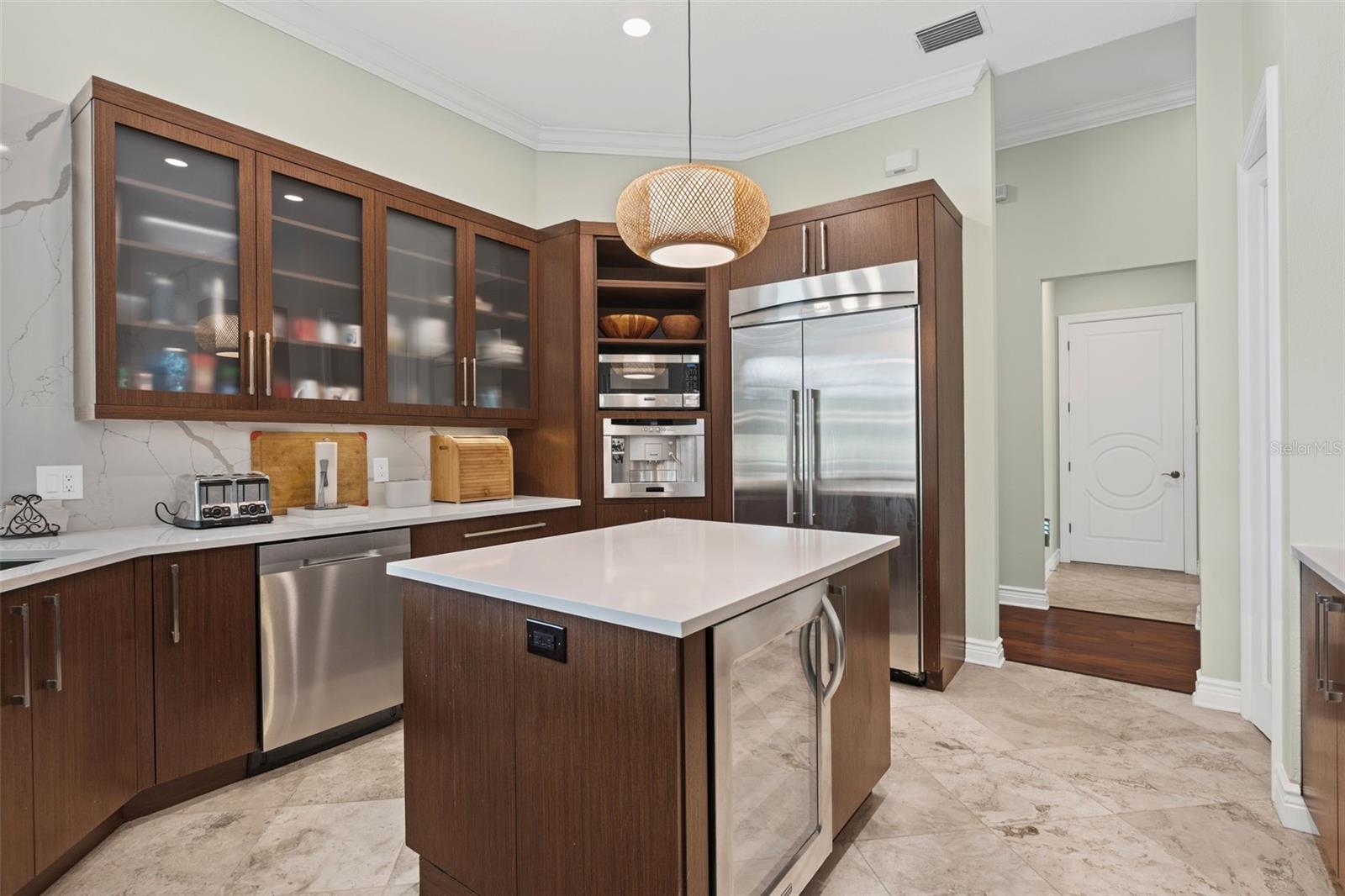 A4656620 Property Photo