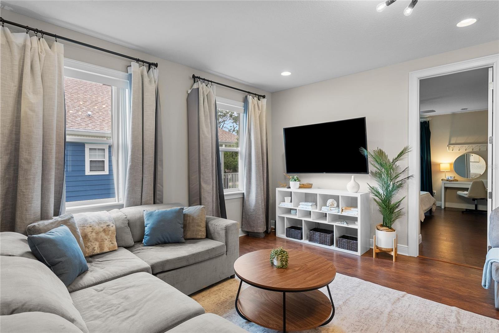 4615 W EL PRADO BLVD, TAMPA, FL, 33629