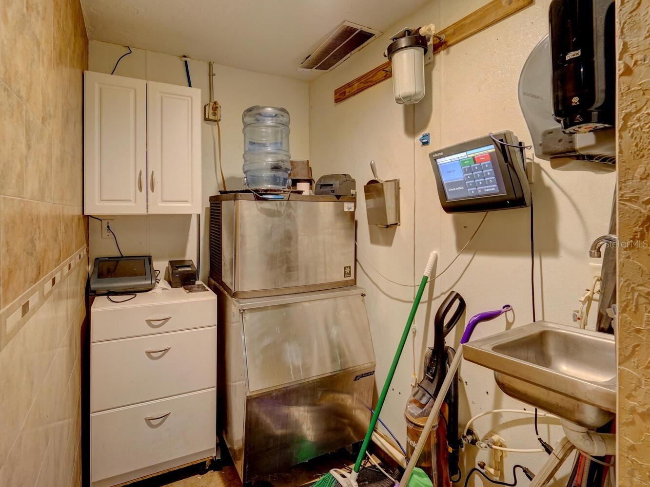 4016 LITTLE RD, NEW PORT RICHEY, FL, 34653