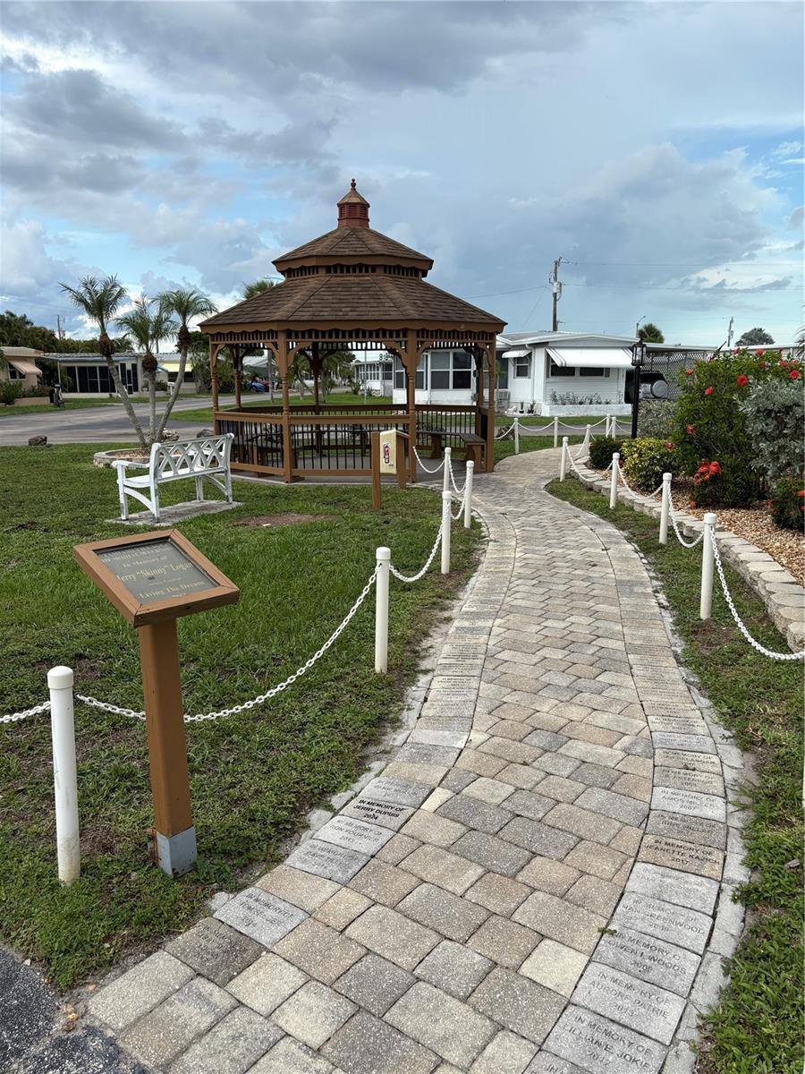 V4943393 Property Photo