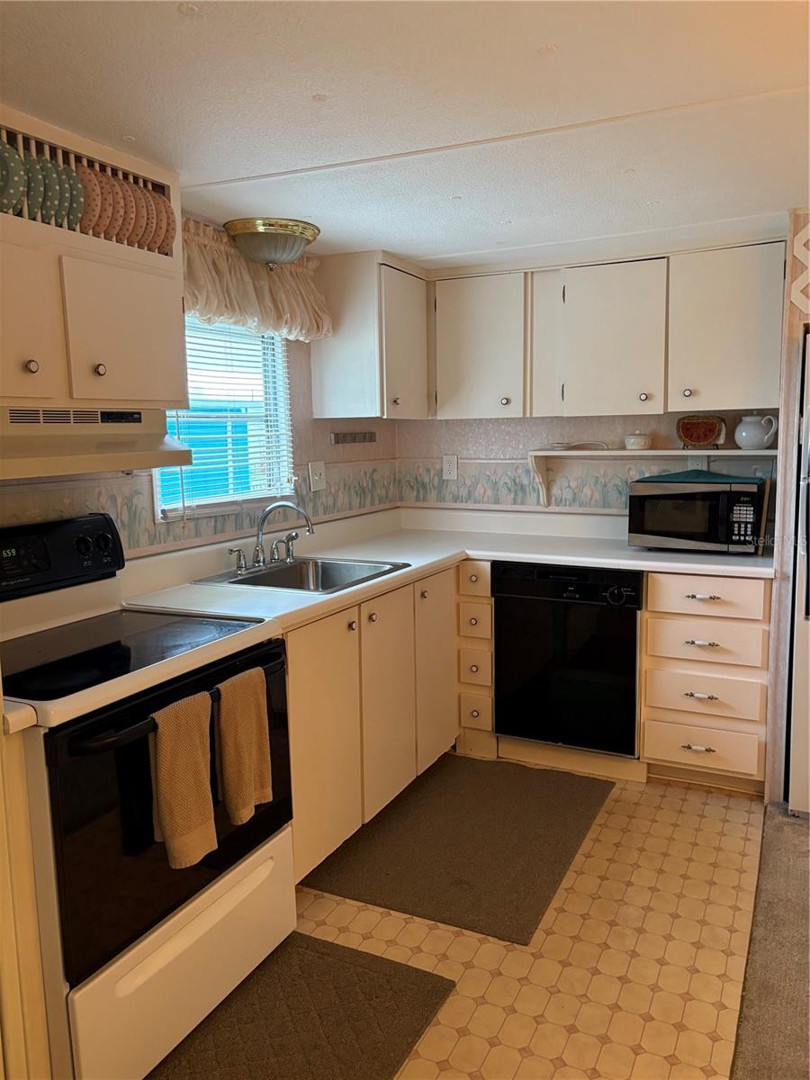 V4943393 Property Photo