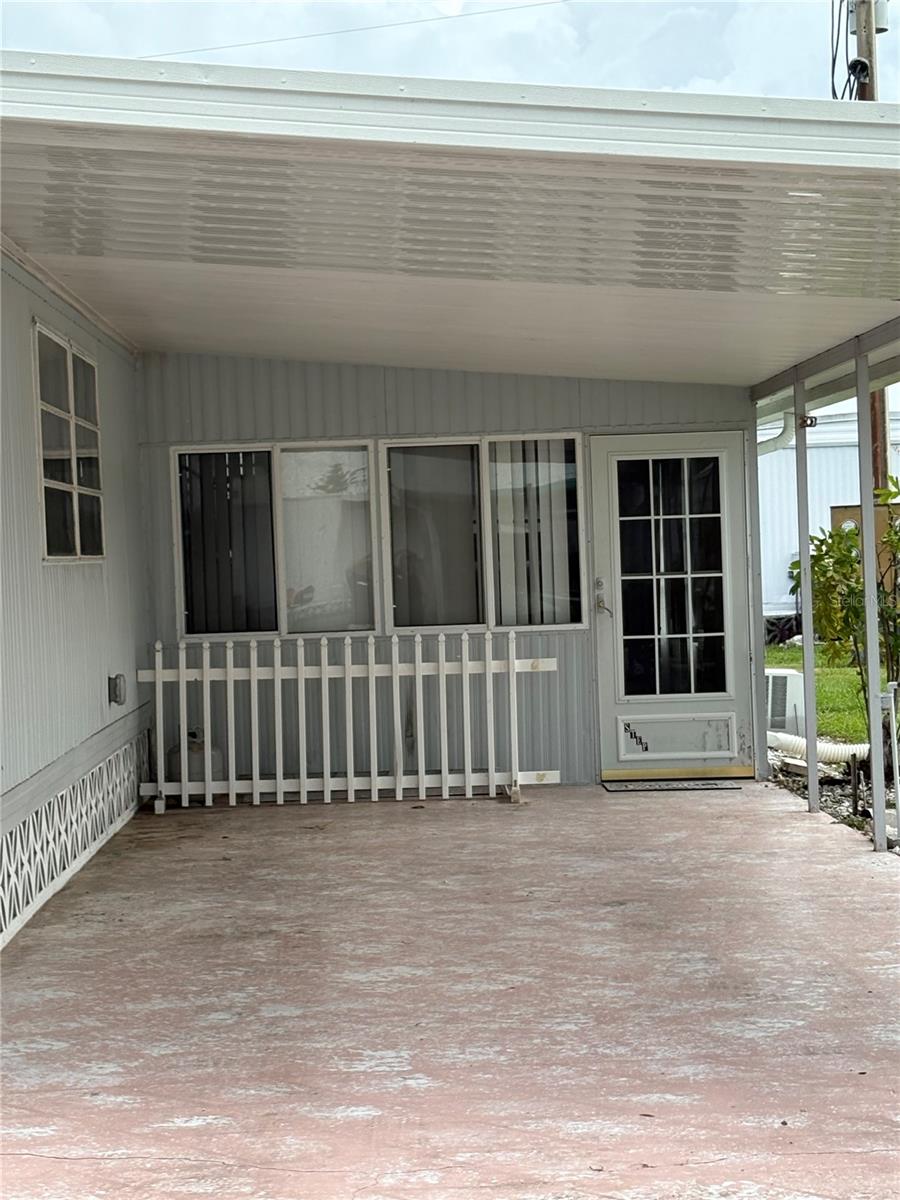 V4943393 Property Photo