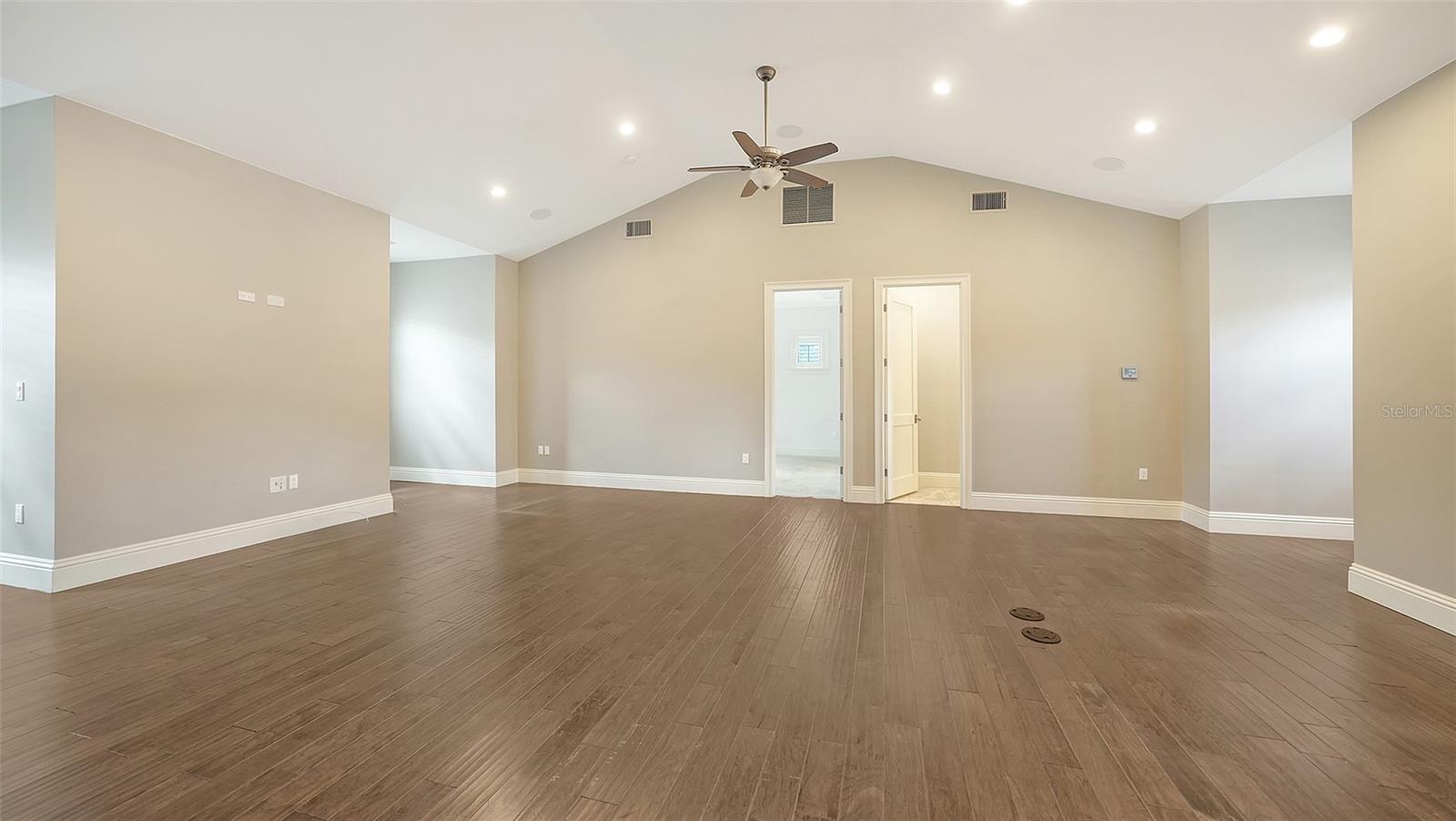 A4656708 Property Photo