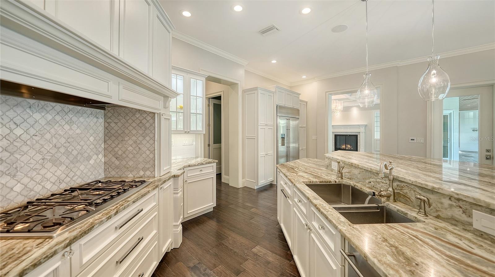 A4656708 Property Photo