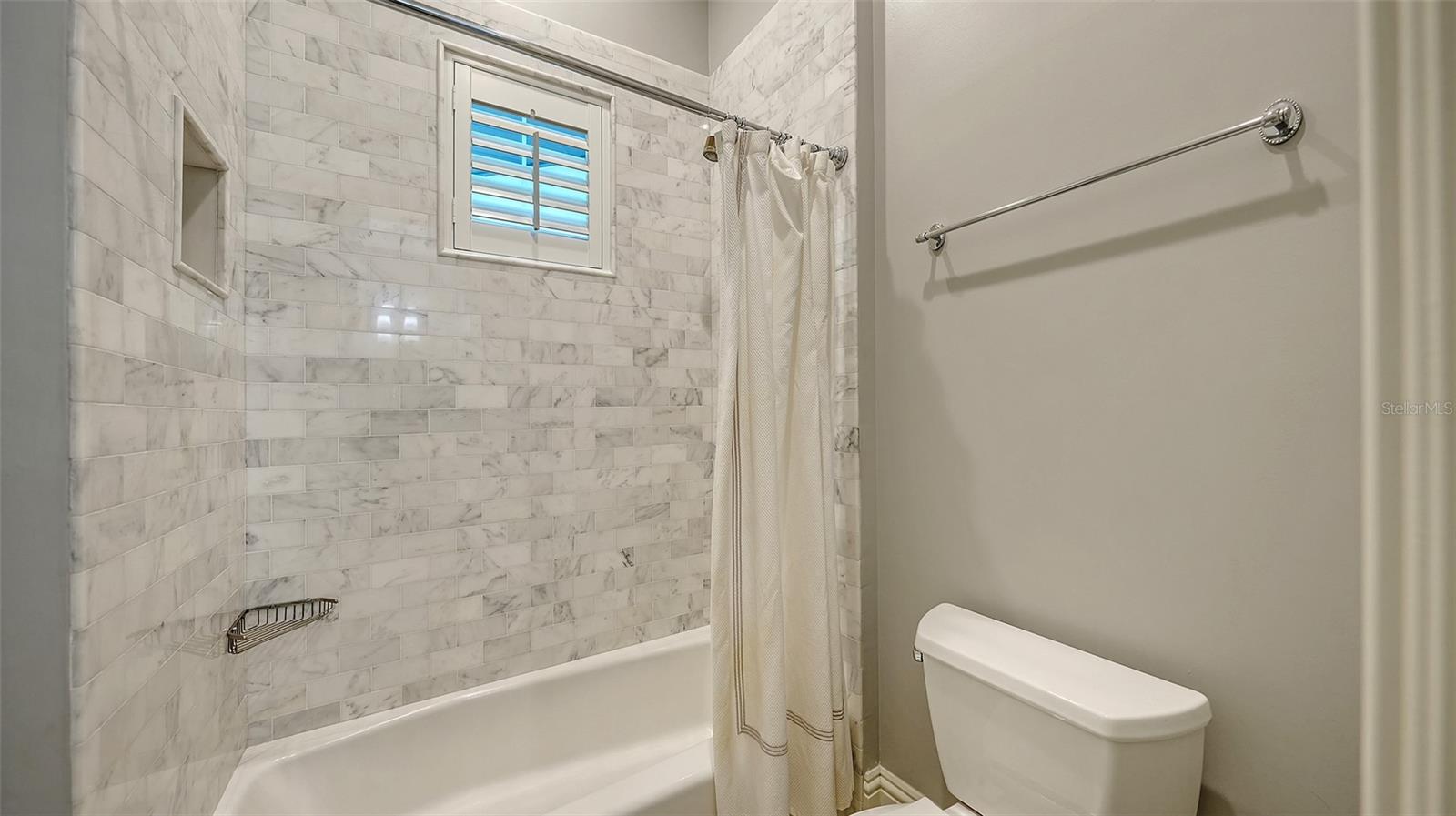 A4656708 Property Photo