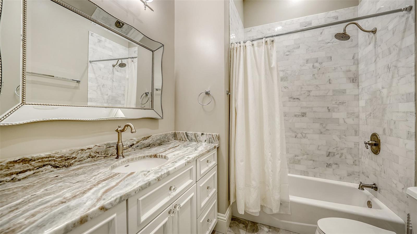 A4656708 Property Photo