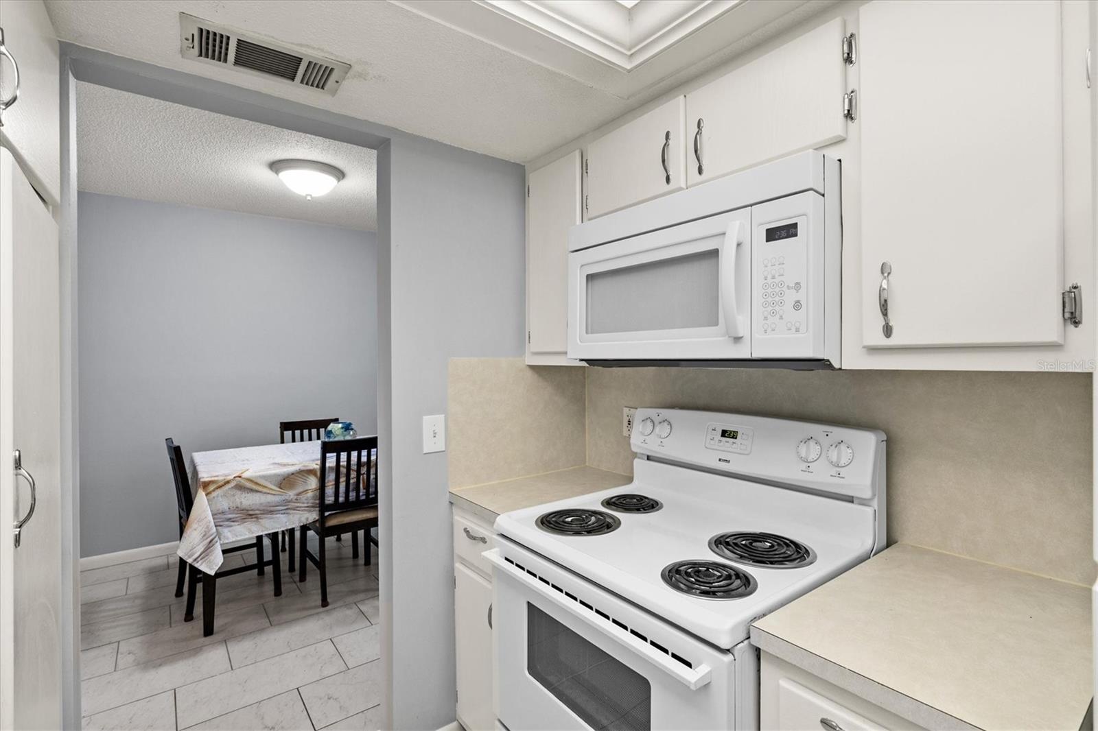 N6139398 Property Photo