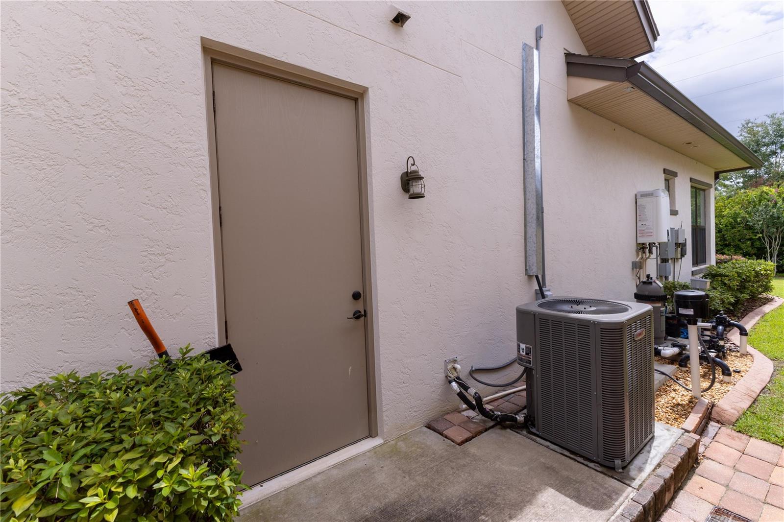 10592 WOODS DR, OXFORD, FL, 34484