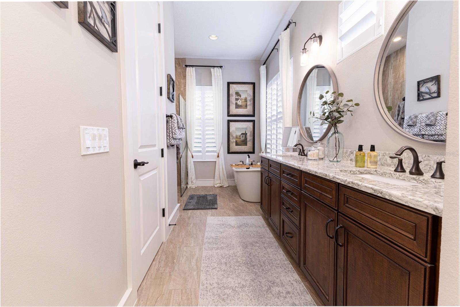 10592 WOODS DR, OXFORD, FL, 34484