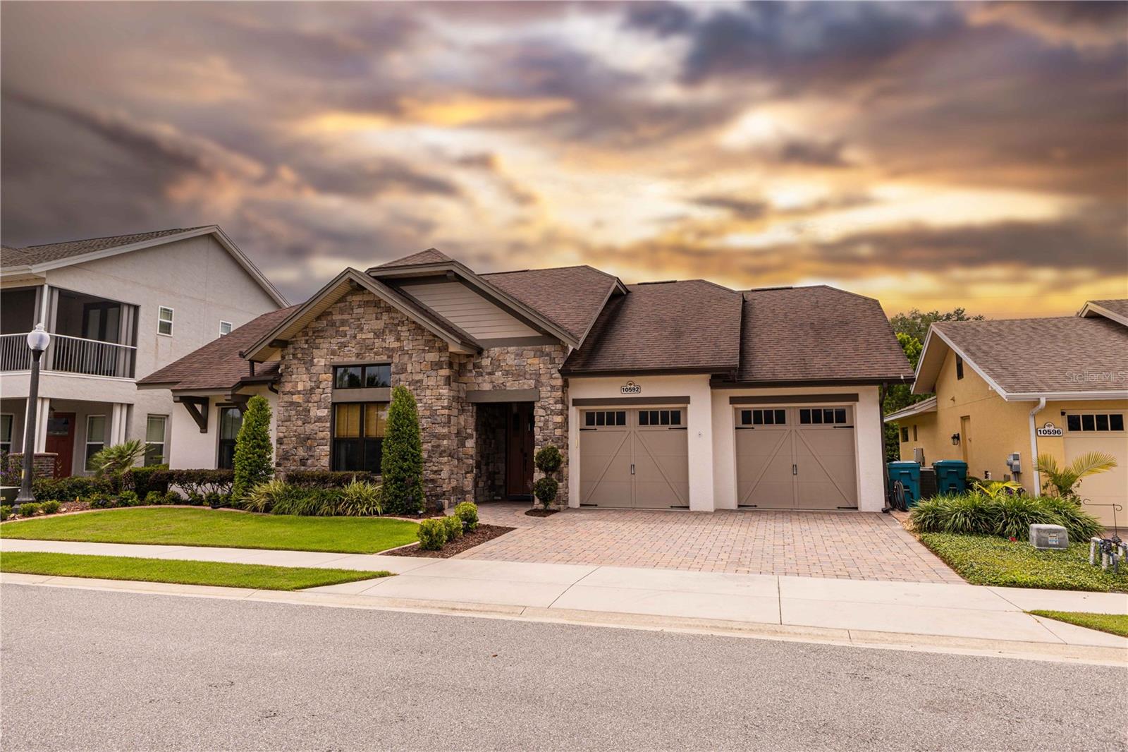 10592 WOODS DR, OXFORD, FL, 34484