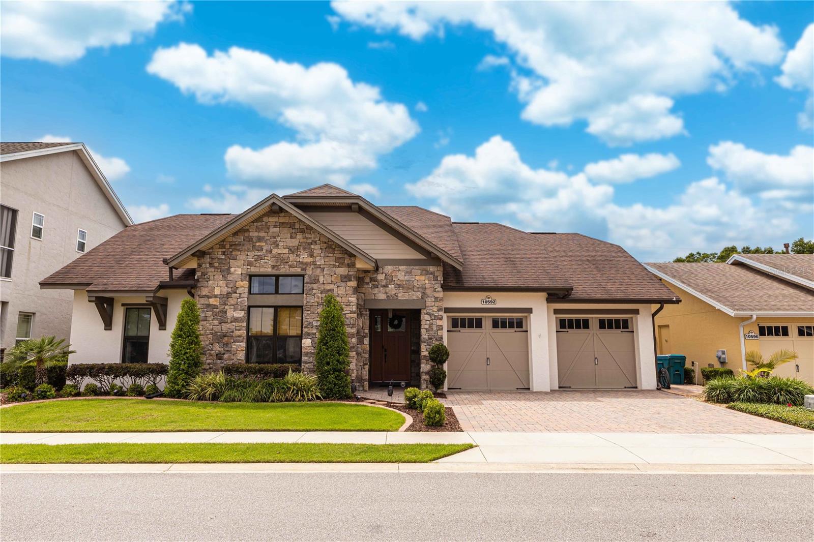 10592 WOODS DR, OXFORD, FL, 34484