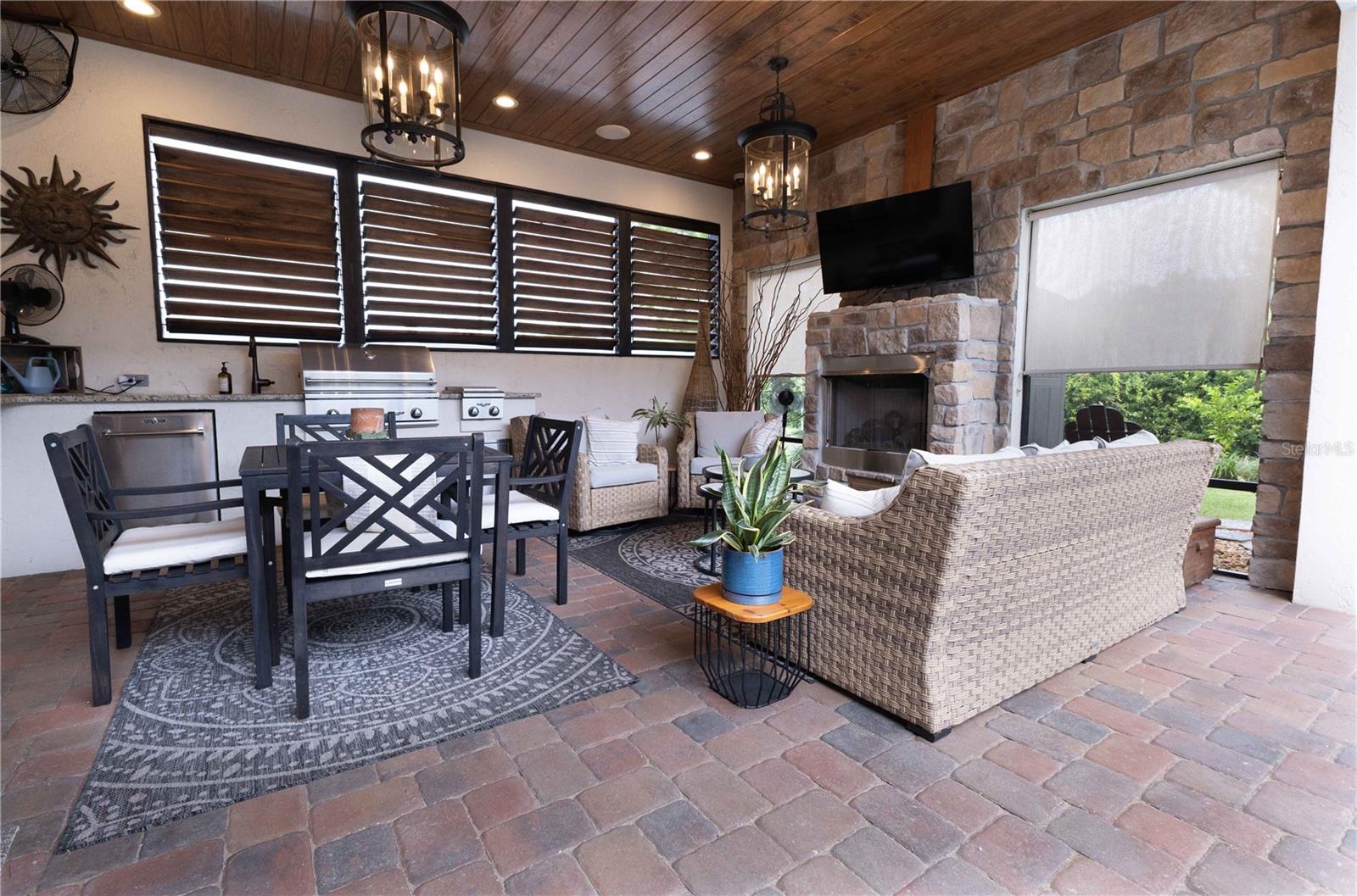 10592 WOODS DR, OXFORD, FL, 34484