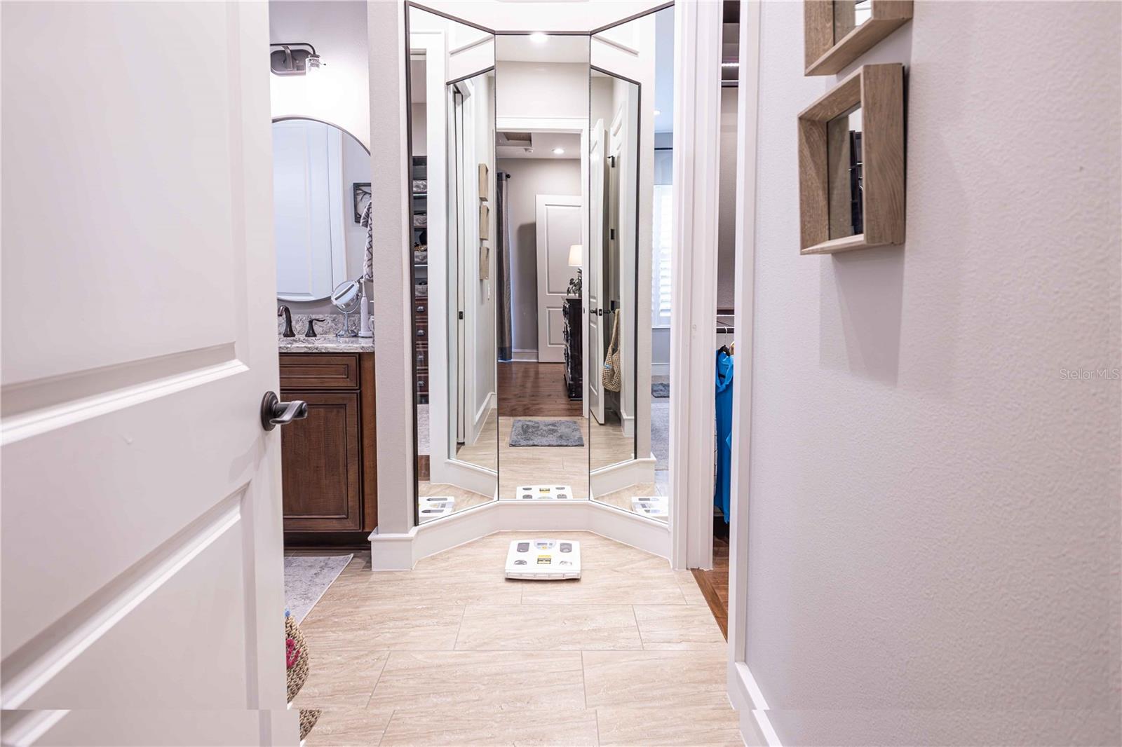 10592 WOODS DR, OXFORD, FL, 34484