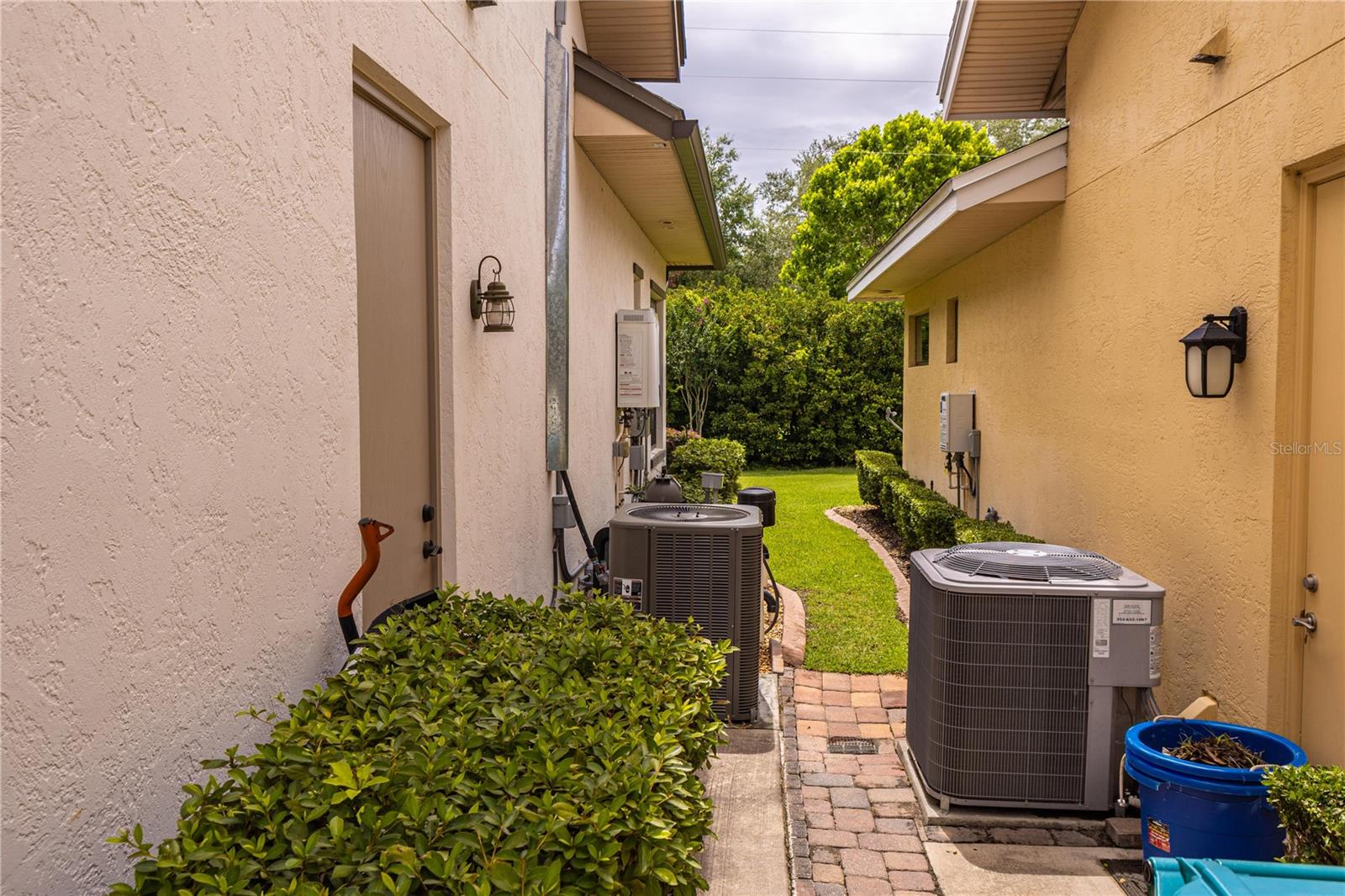 10592 WOODS DR, OXFORD, FL, 34484