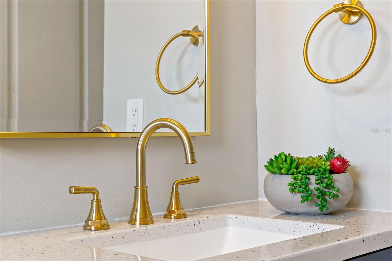 4202 E OKARA RD, TAMPA, FL, 33617