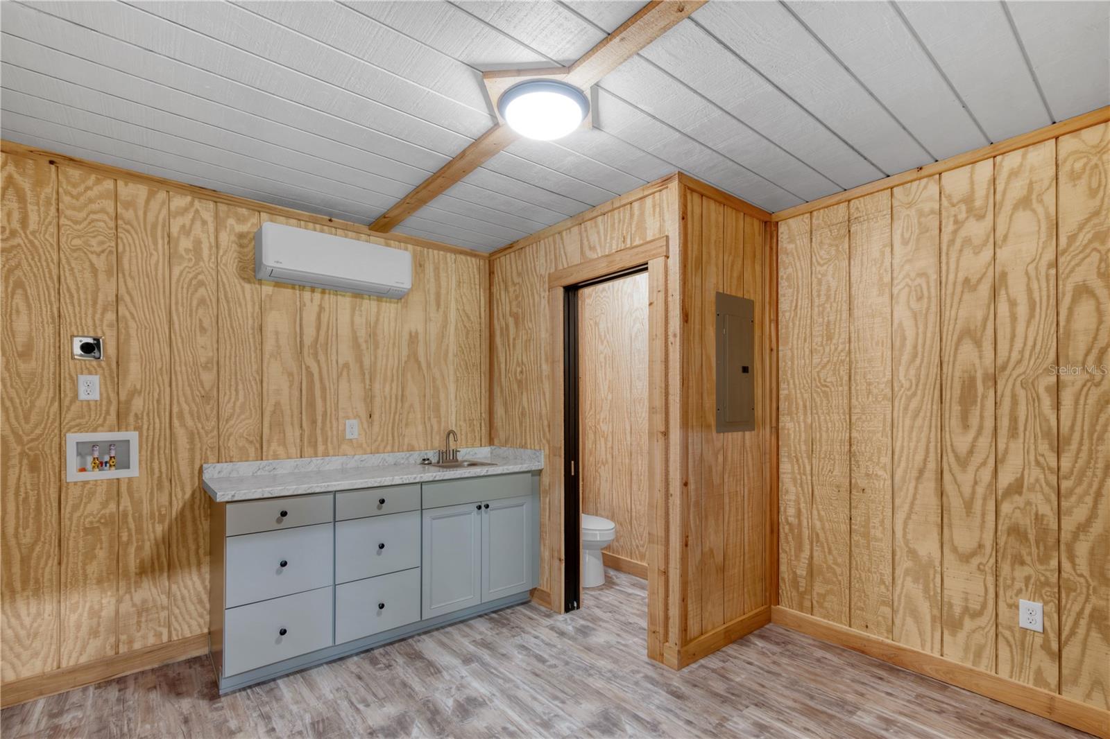 OM704207 Property Photo