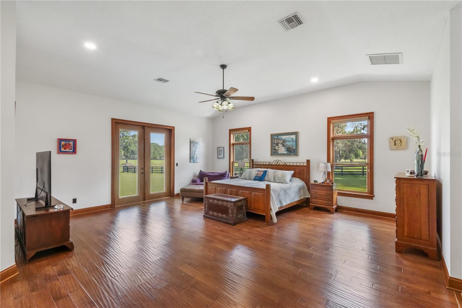 OM704207 Property Photo