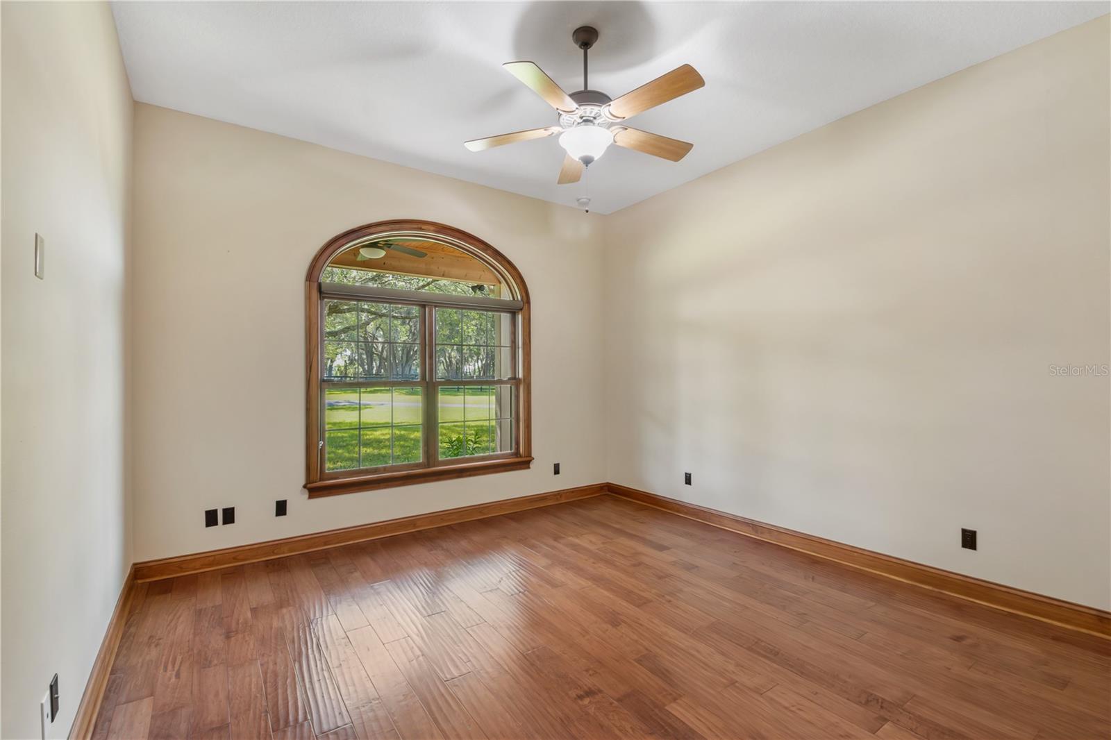 OM704207 Property Photo