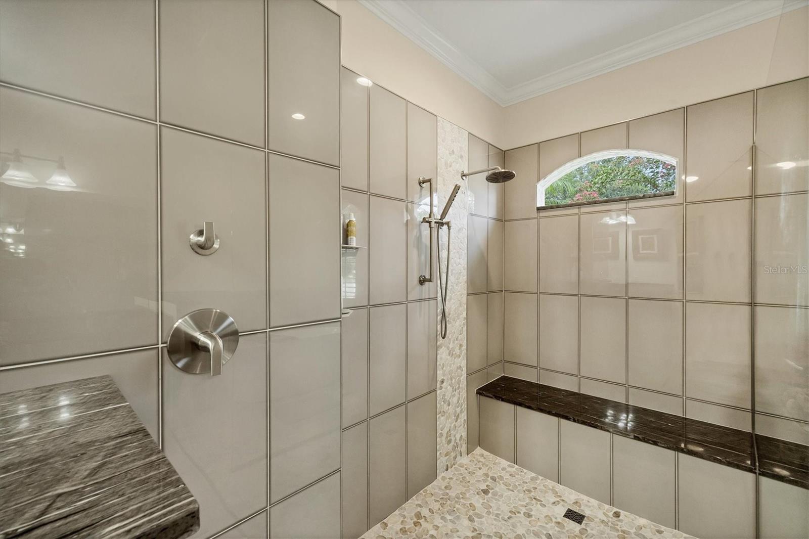 A4656790 Property Photo