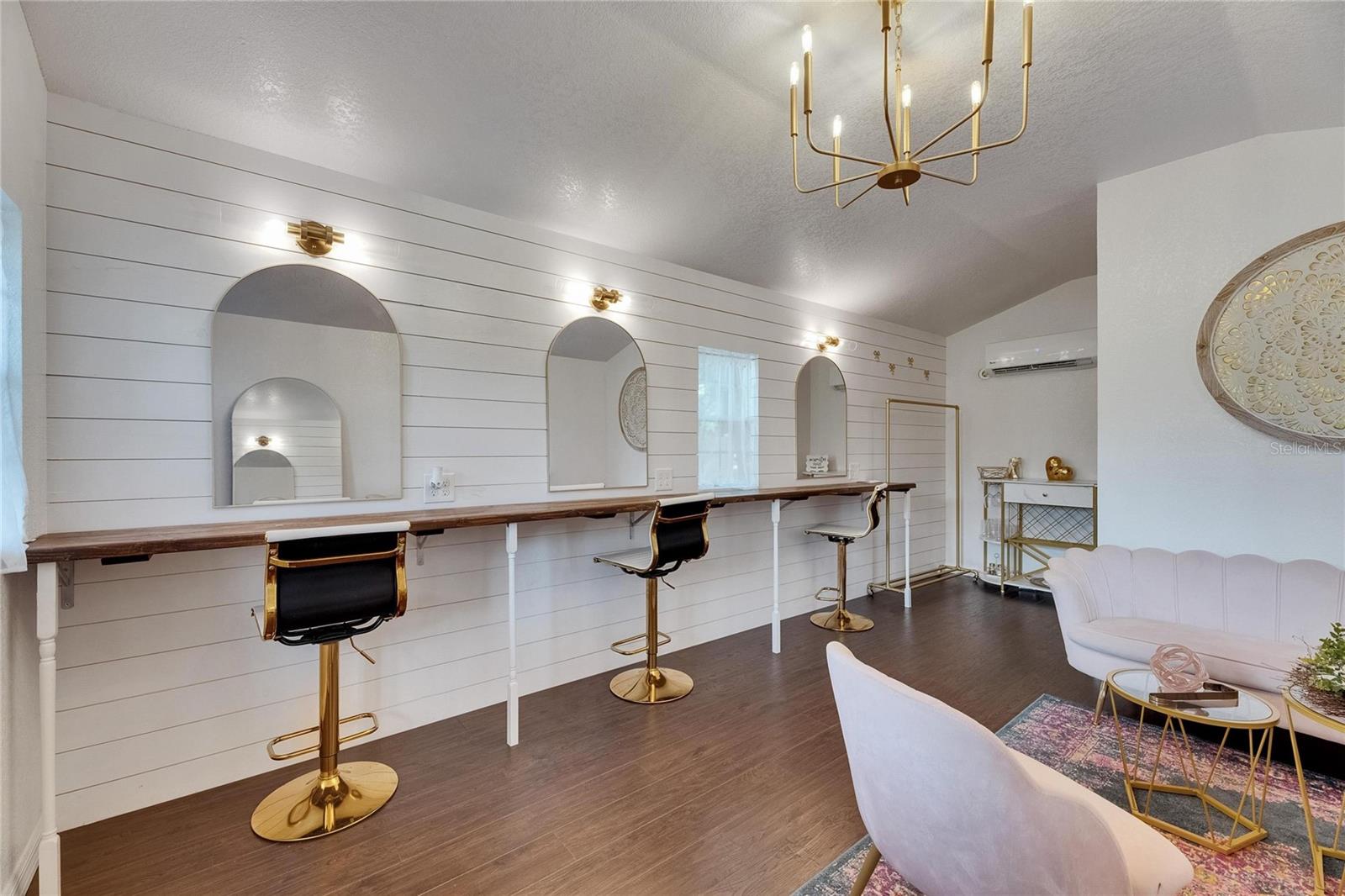 TB8399878 Property Photo