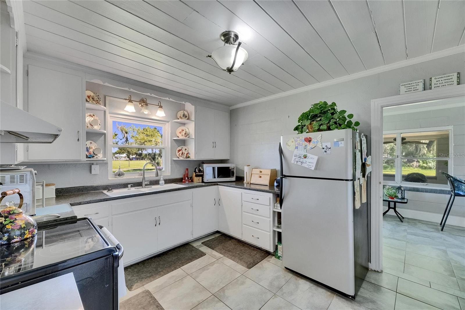 TB8399878 Property Photo