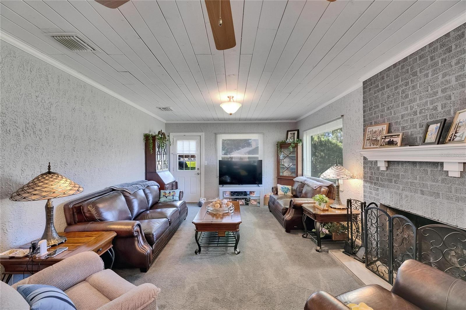 TB8399878 Property Photo