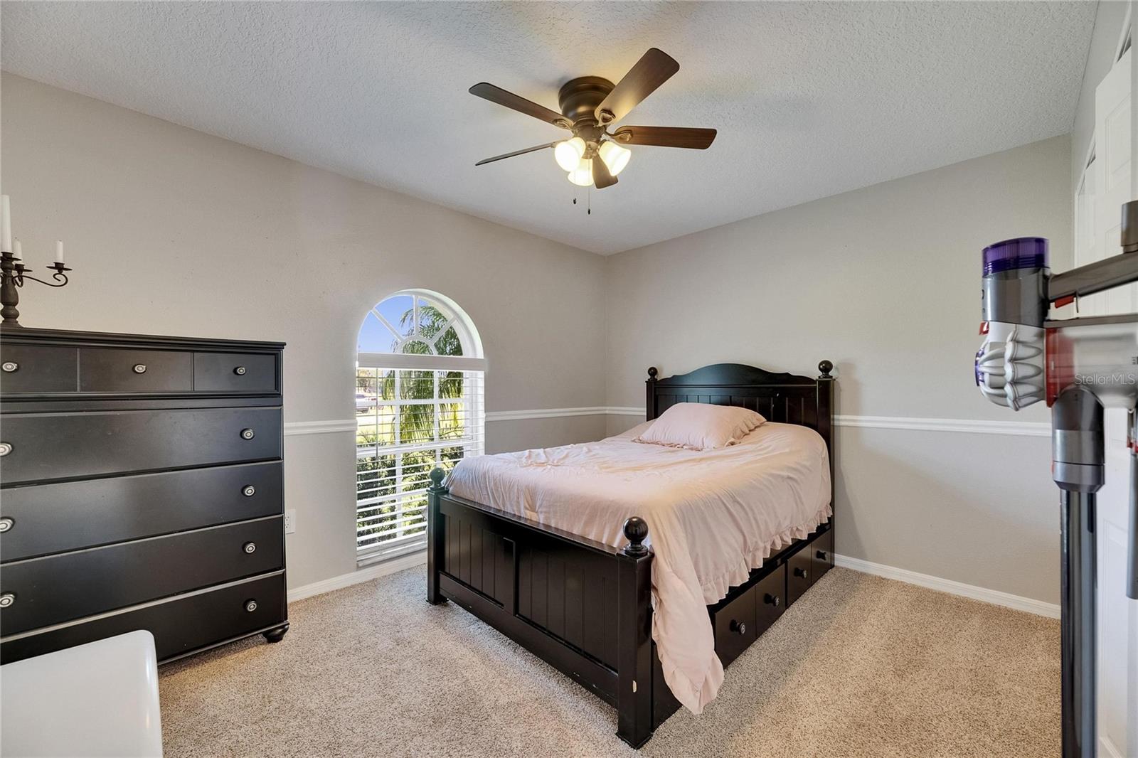 TB8399878 Property Photo