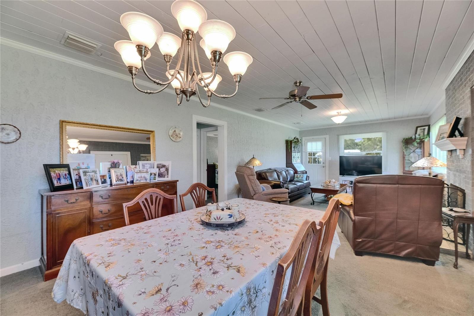 TB8399878 Property Photo