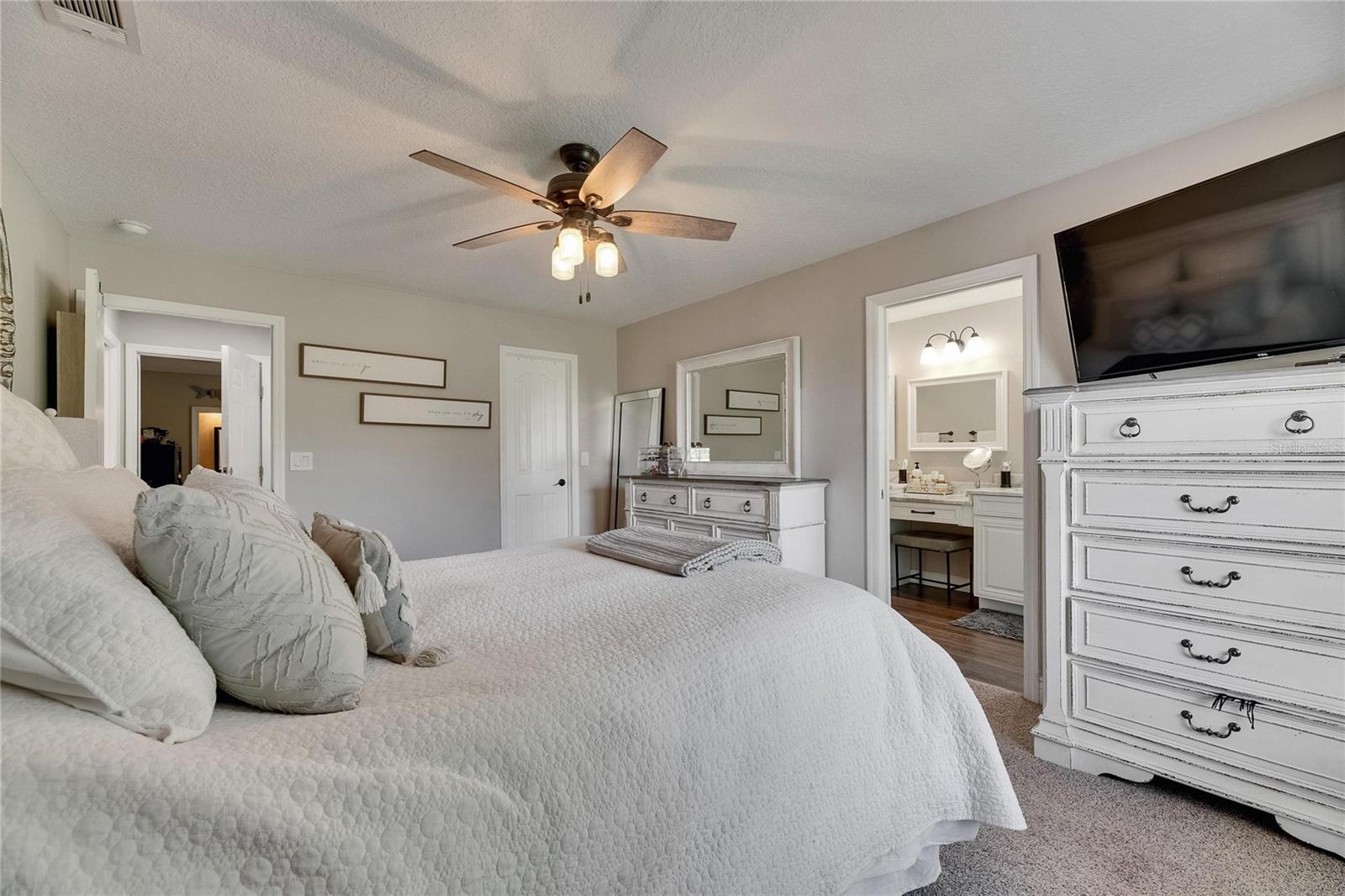 TB8399878 Property Photo