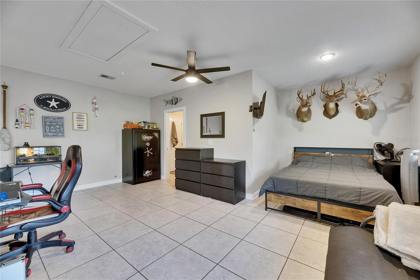 TB8399878 Property Photo