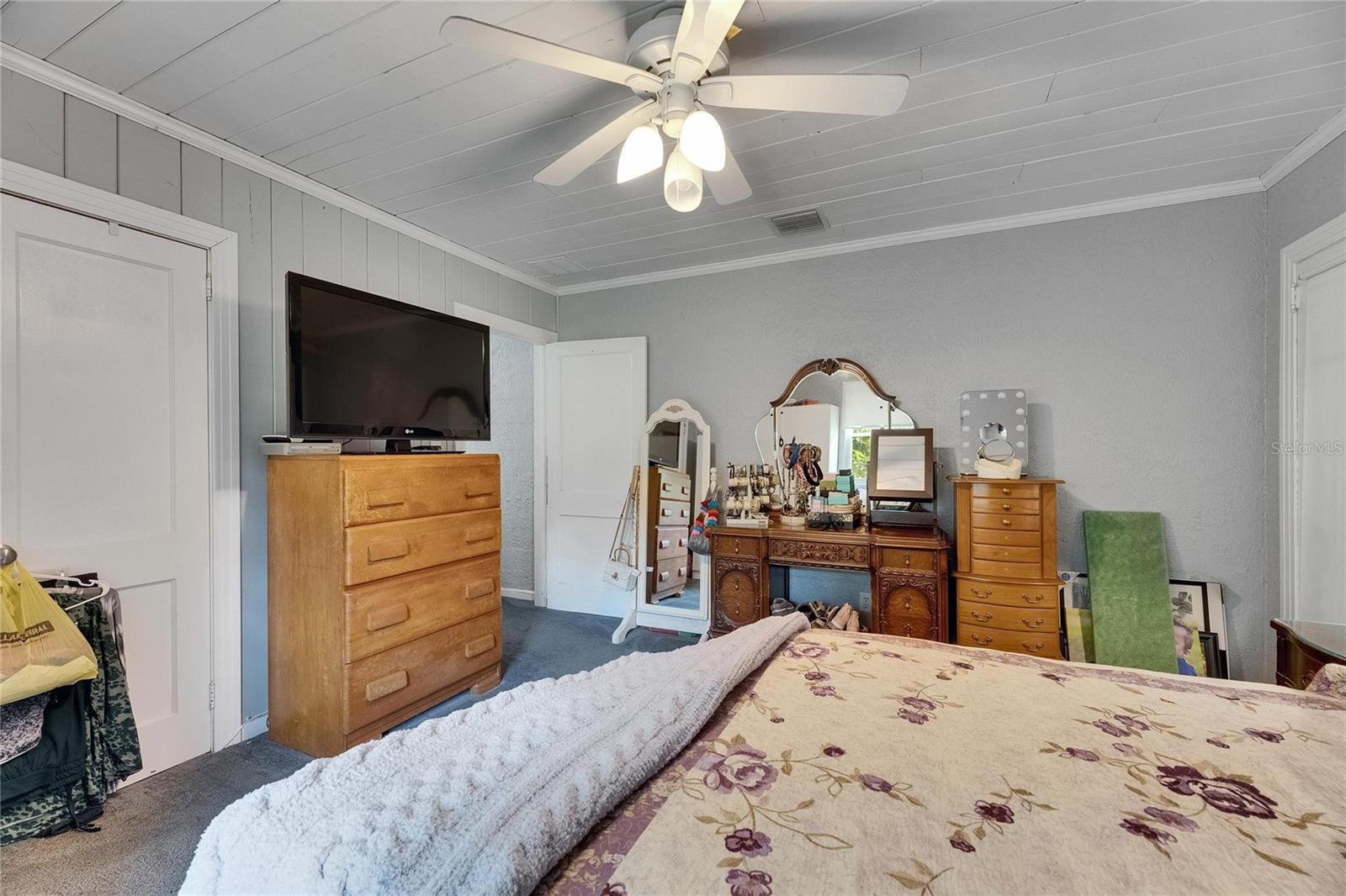 TB8399878 Property Photo