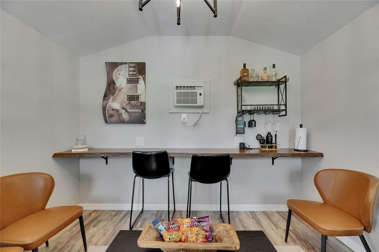 TB8399878 Property Photo